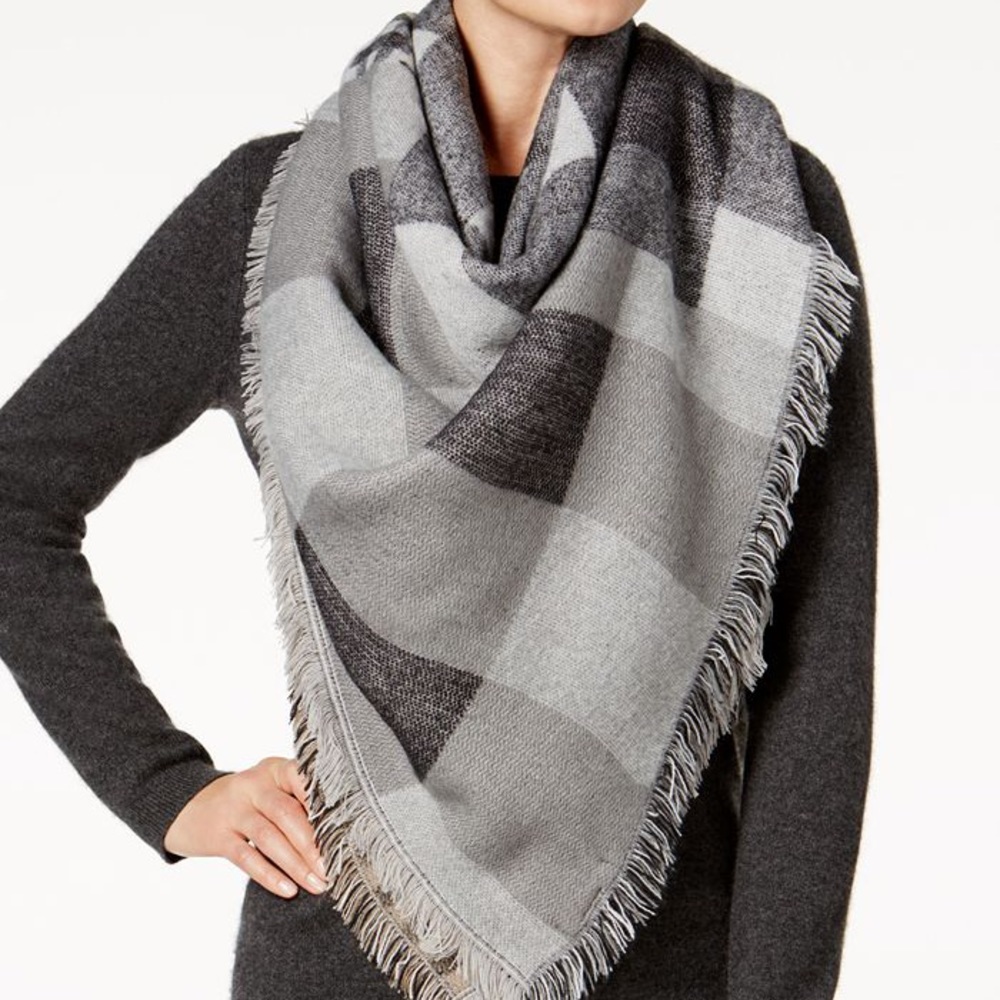 Steve Madden grey blanket wrap scarf